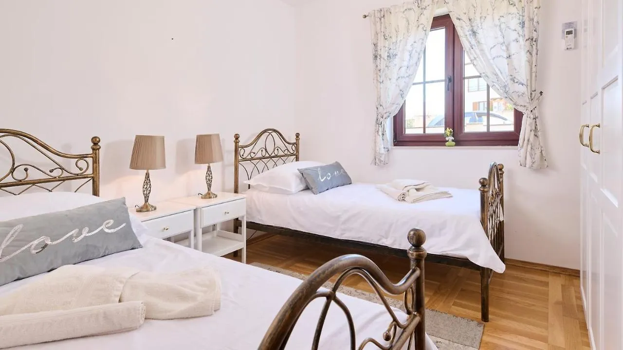 Villa Bellissima Kukci Guest house