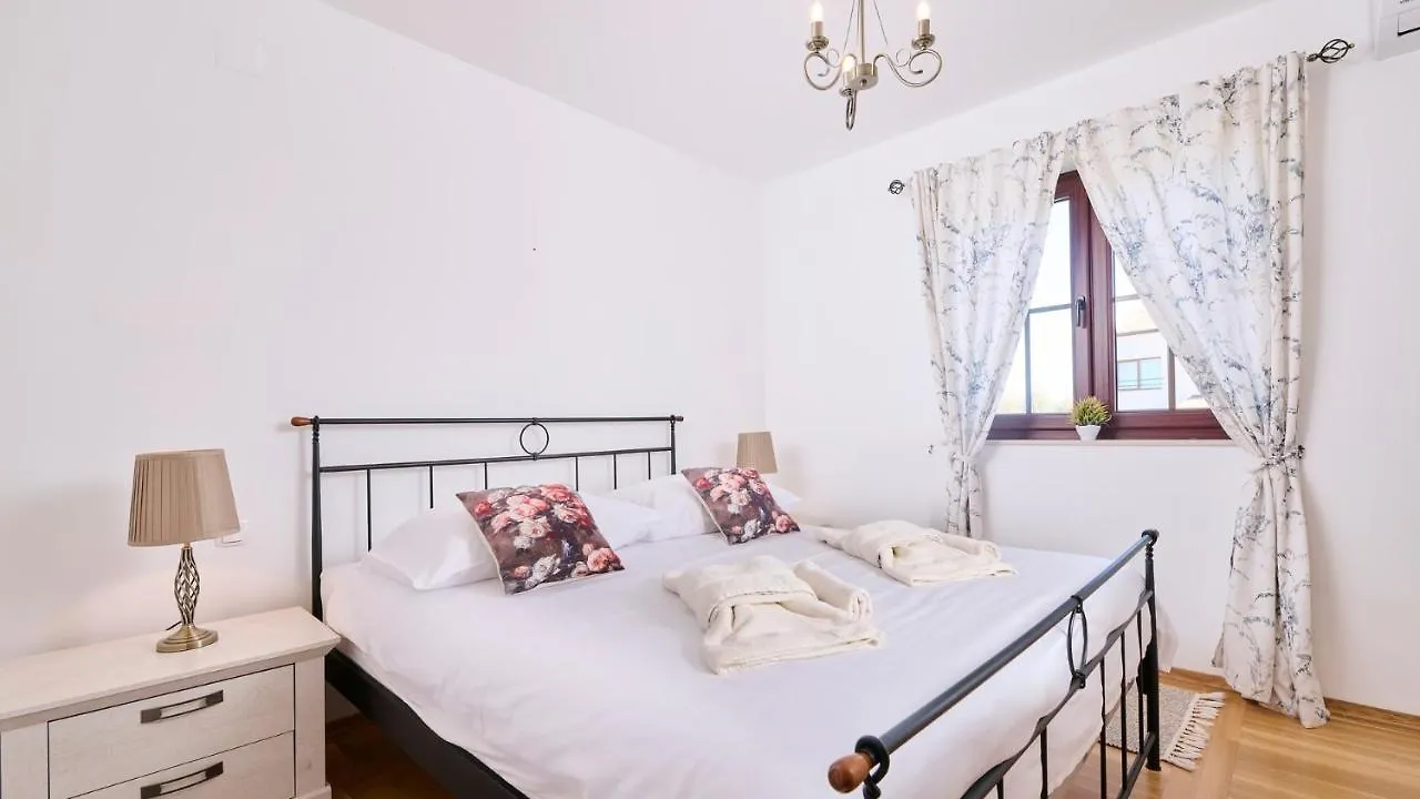 Guest house Villa Bellissima Kukci